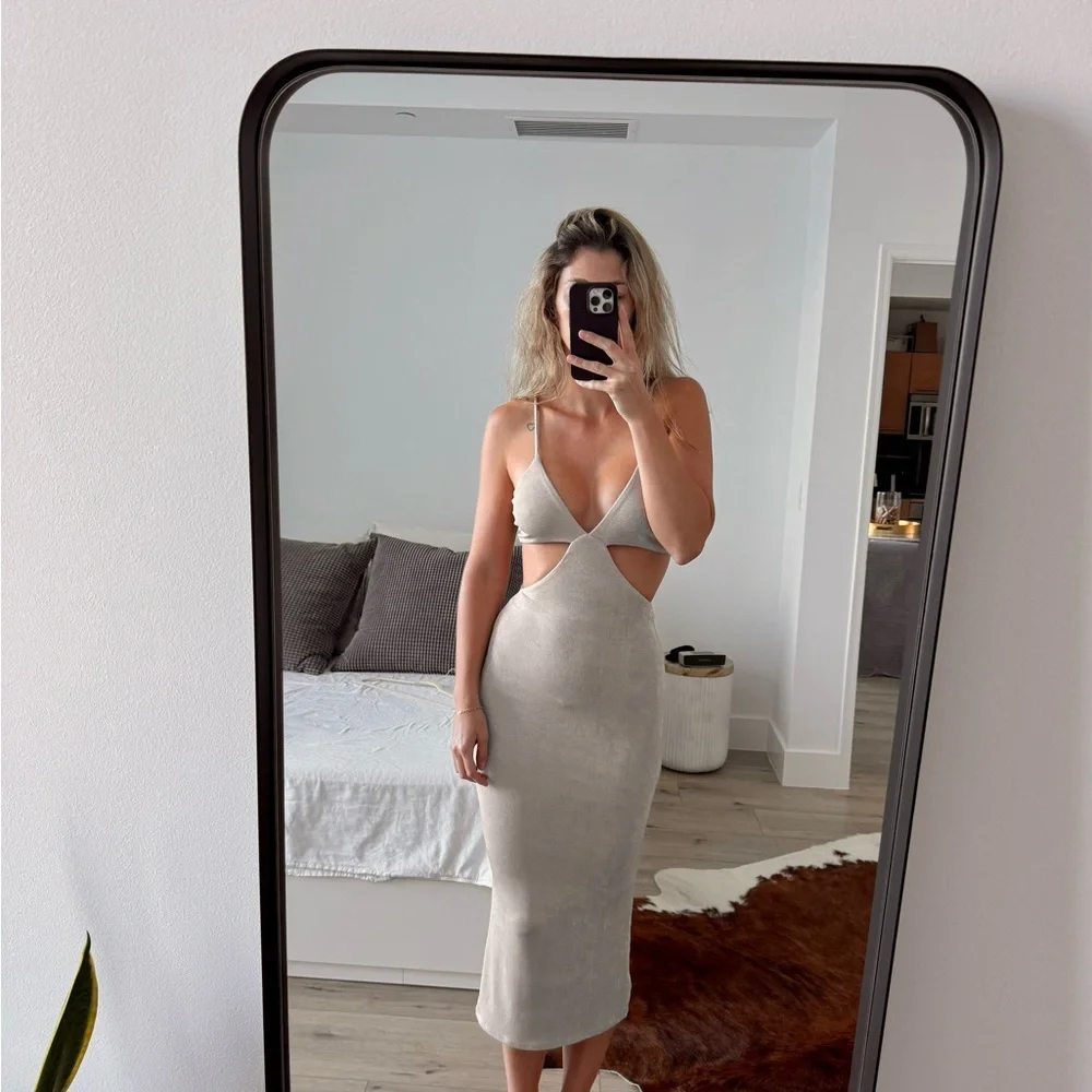 NWT Elegant Beige Cut-Out Dress - Picture 5 of 6